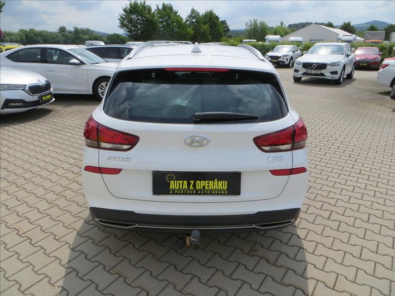 Hyundai i30 1,5 T-GDI mHEV Smart 117 kW - fotka 6 z 25