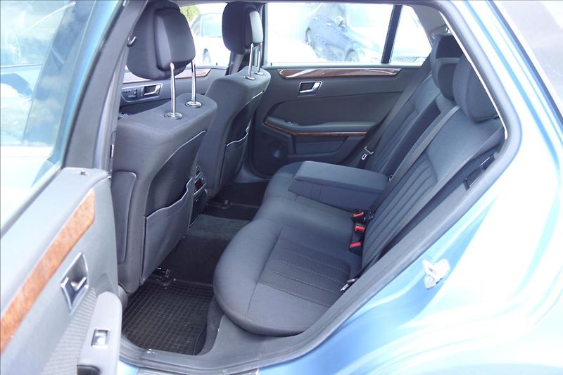 Mercedes-Benz Třídy E 350 CDi 195KW,ELEGANCE. - fotka 14 z 35