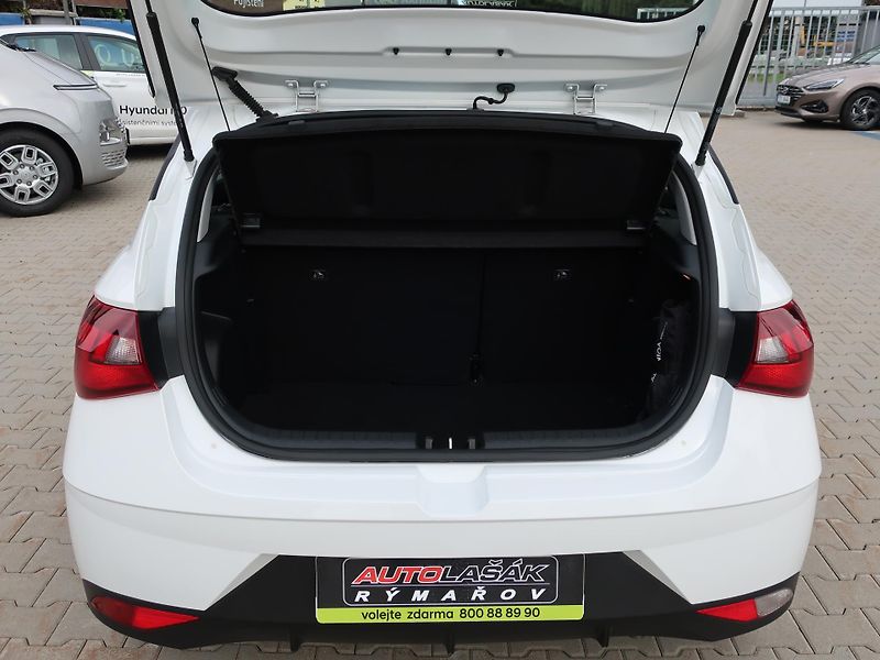 Hyundai i20 i 62kW REZERVACE - fotka 25 z 25