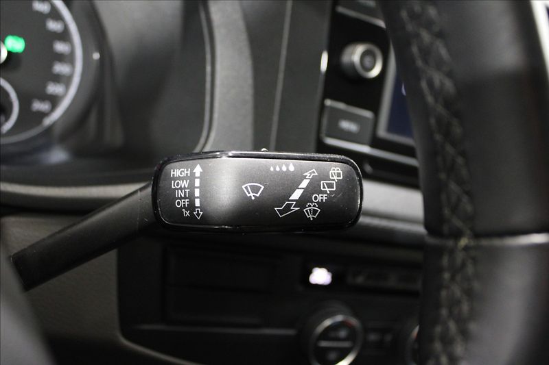 Volkswagen Caravelle 2,0 TDI 110kW DSG Comfortline - fotka 16 z 32