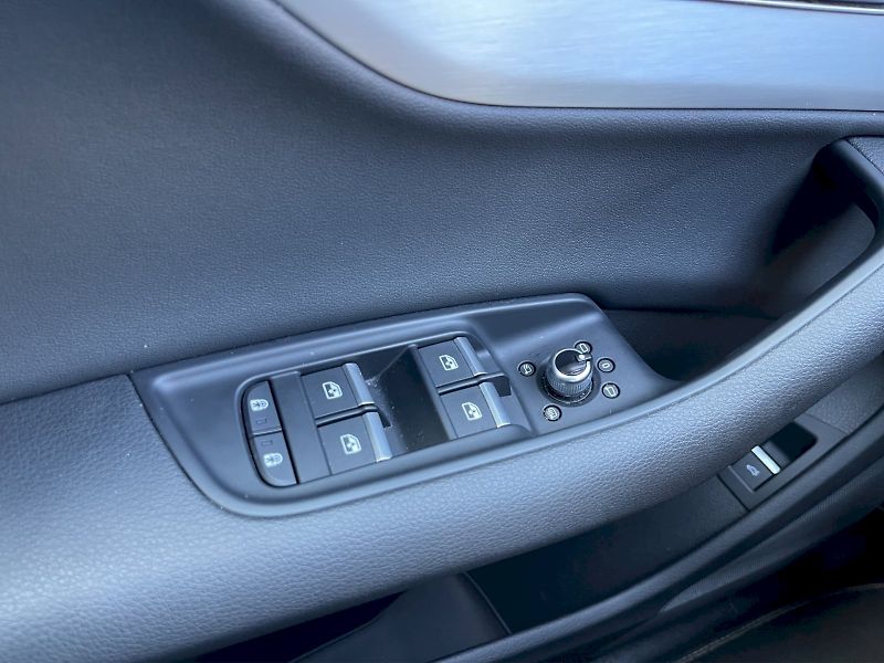 Audi Q7 (2024) 50 TDI 210 kW Quattro S-Line 7 - fotka 23 z 35