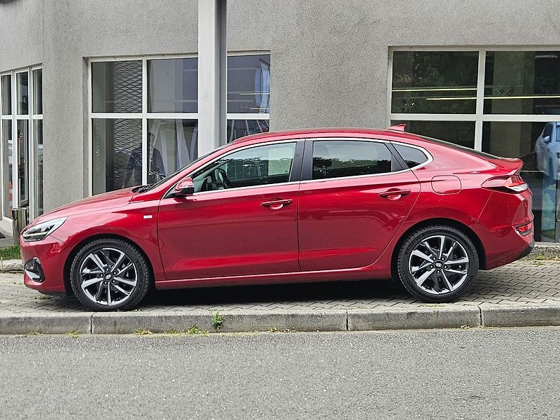 Hyundai i30 1,6 CRDi DCT, Style, 1.maj. - fotka 2 z 42