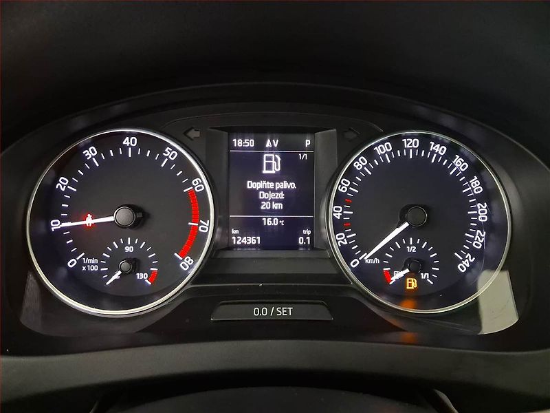Škoda Rapid (2016) Spaceback 1.4 TSI, Automat - fotka 11 z 17
