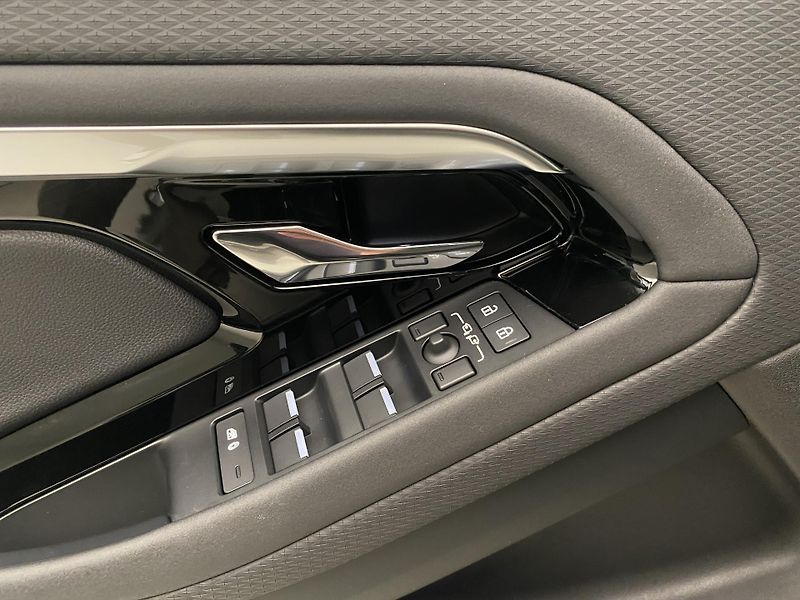 Land Rover Range Rover Evoque D200 R-DYNAMIC AWD AUT  - fotka 29 z 41