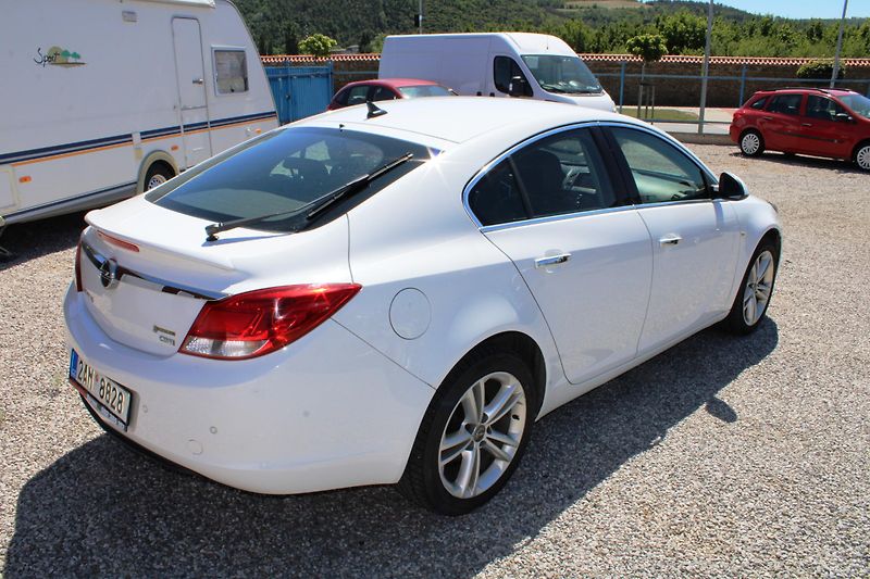 Opel Insignia (2011) REZERVACE - fotka 7 z 16