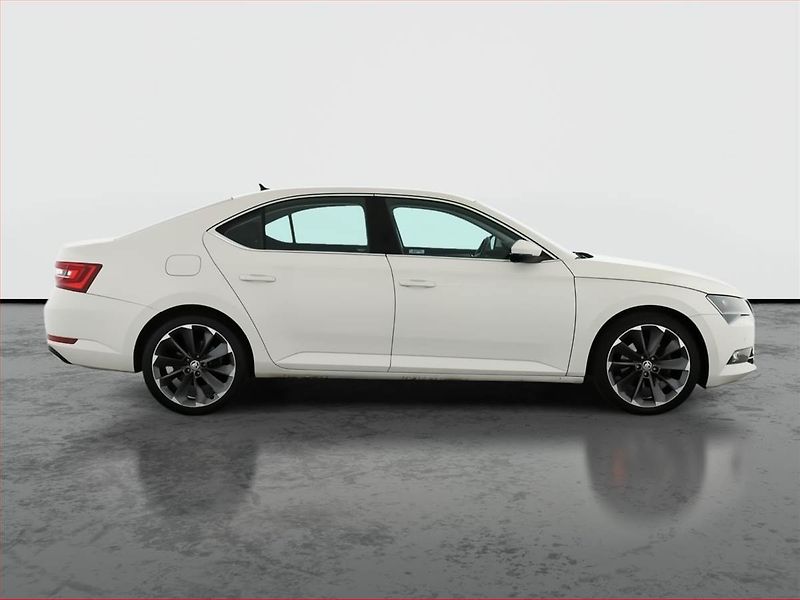 Škoda Superb (2020) 2.0 TDI - fotka 6 z 20