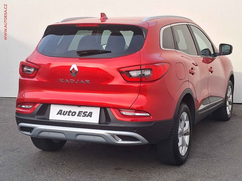 Renault Kadjar (2021) 1.3 TCe, Limited, AT, kamera - fotka 4 z 19