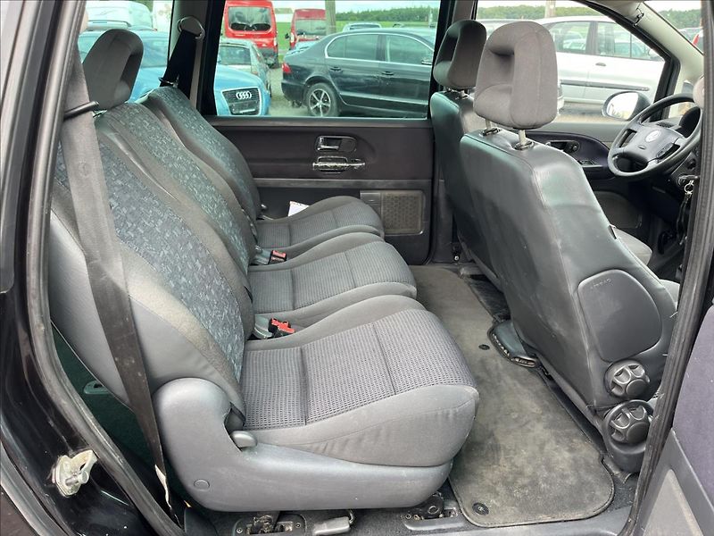 Volkswagen Sharan 1,9 TDi ROZVODY TAŽNÉ STK 4/28 - fotka 11 z 31