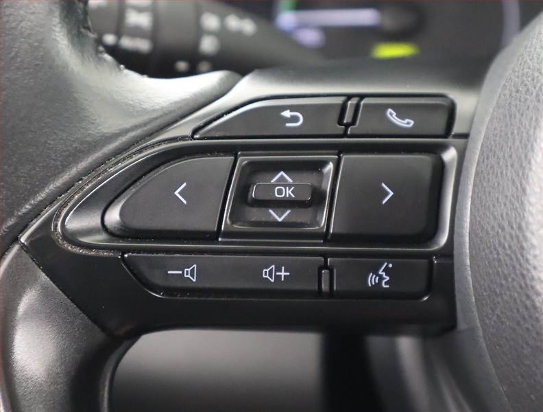 Toyota Yaris (2022) 1.5 VVT-i Hybrid, Automat, ČR - fotka 16 z 22