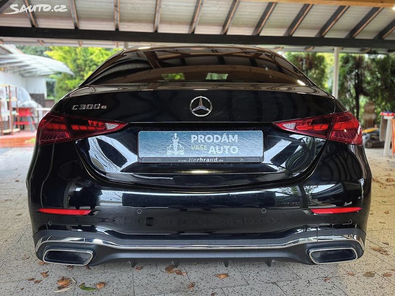 Mercedes-Benz Třídy C 300e AMG paket odpočet DPH - fotka 7 z 29