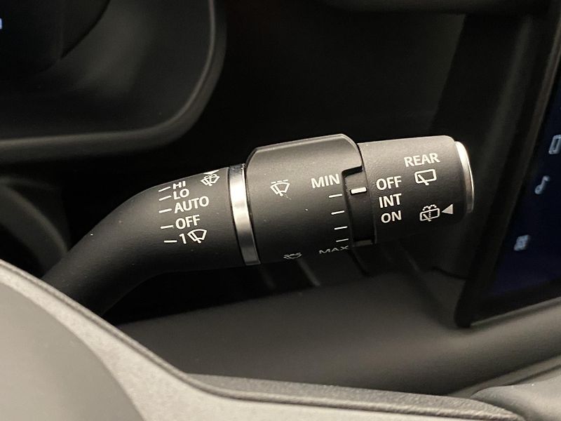 Land Rover Defender 110 D300 X-DYNAMIC SE AWD CZ - fotka 22 z 48