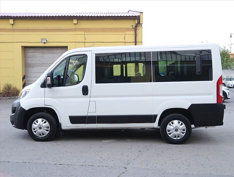 Citroën Jumper (2019) 2.2 BlueHDi, Bus, 9Míst, DPH - fotka 3 z 19