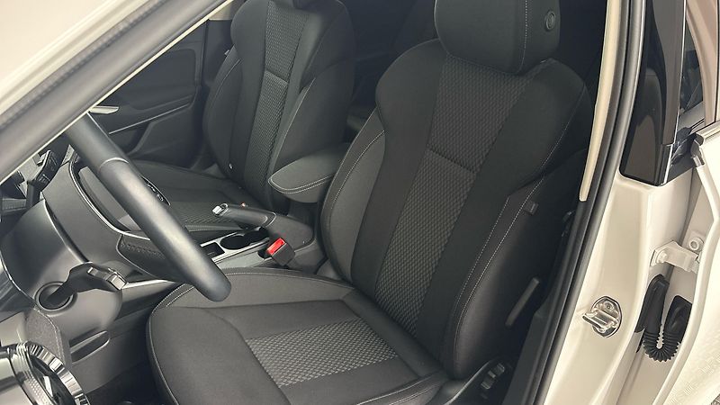 Škoda Fabia 1.0 TSI Style - fotka 15 z 23