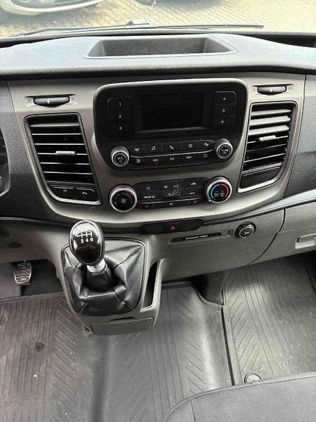 Ford Transit Custom (2018) L2-H1, KLIMA, 9 MÍST - fotka 9 z 15