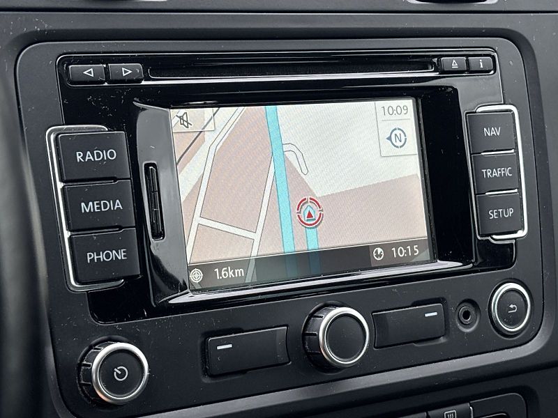 Volkswagen Golf (2012) 1.6 TDI Trend - fotka 12 z 30