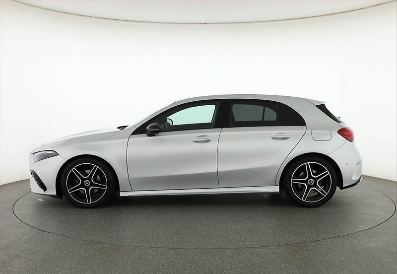 Mercedes-Benz Třídy A (2024) A 200 - fotka 3 z 18