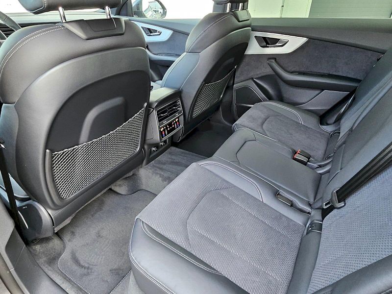 Audi Q8 (2025) 50 TDI 210kW quattro - fotka 16 z 32