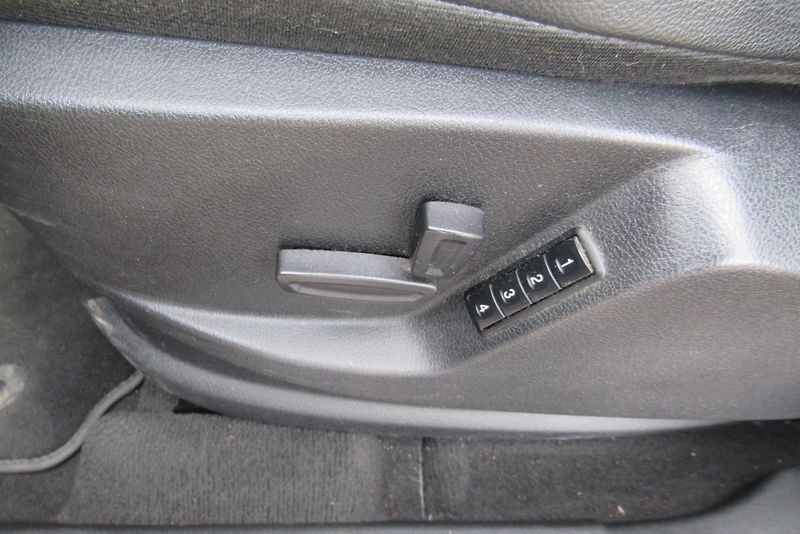Ford Galaxy 2.0TDCi AUT.KLIMA TAŽNÉ 1,8t - fotka 17 z 27