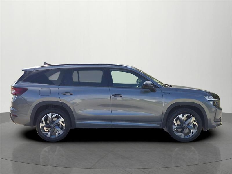 Škoda Kodiaq 2,0 TDI Sportline 4x4 DSG ČR - fotka 8 z 30