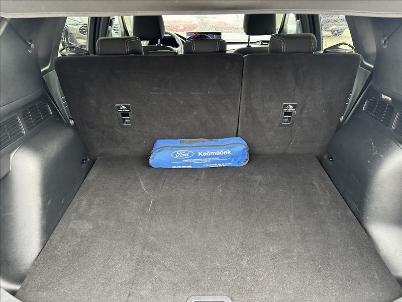 Ford Kuga 2,5 HEV 132kW Titanium - fotka 11 z 36