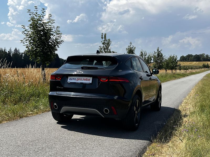 Jaguar E-Pace 2.0T 147kW AWD Sport 1.Maj  - fotka 4 z 23