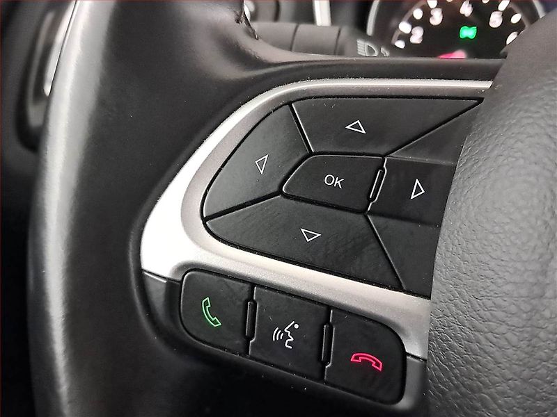 Jeep Compass (2017) 1.4 MultiAir, 4X4, Automat - fotka 21 z 23