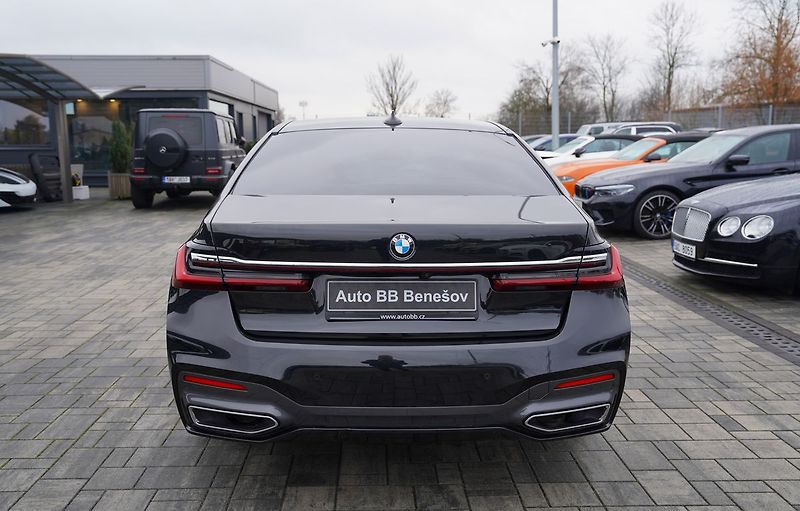 BMW Řada 7 740d xDrive/9AT/Lasery/Mpaket - fotka 5 z 50