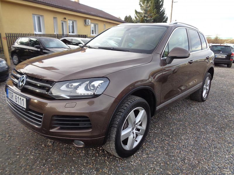 Volkswagen Touareg 3,0 TDI - fotka 2 z 16
