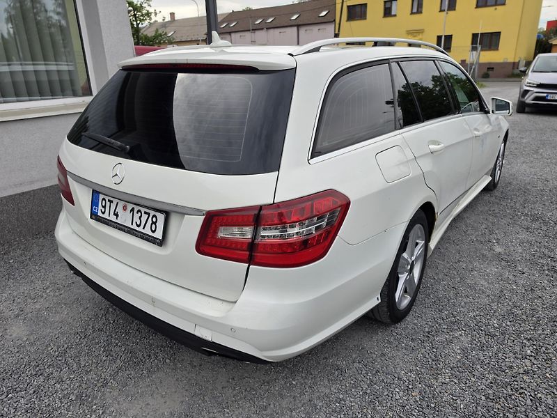 Mercedes-Benz Třídy E 300CDI V6 Avantgarde TZ  - fotka 4 z 30