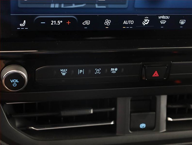 Ford Tourneo Custom (2025) 2.0 EcoBlue, TITANIUM, 4x4 - fotka 11 z 19