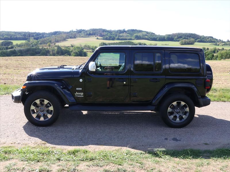 Jeep Wrangler 2.1 CRD 147kW Aut. Unlimited - fotka 4 z 28