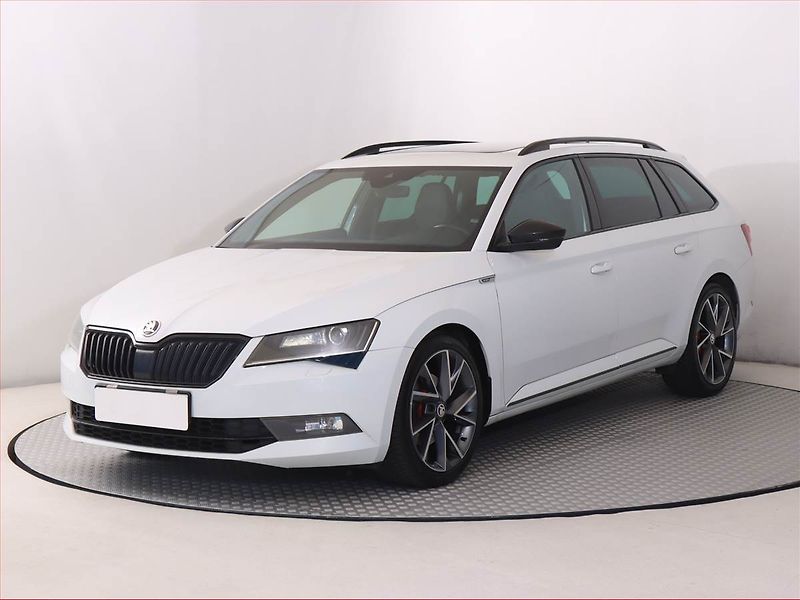 Škoda Superb (2019) Sportline 2.0 TDI, Kůže, Navi - fotka 2 z 20