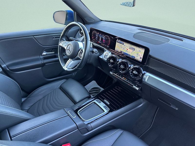 Mercedes-Benz GLB 200d 4MATIC - fotka 12 z 21