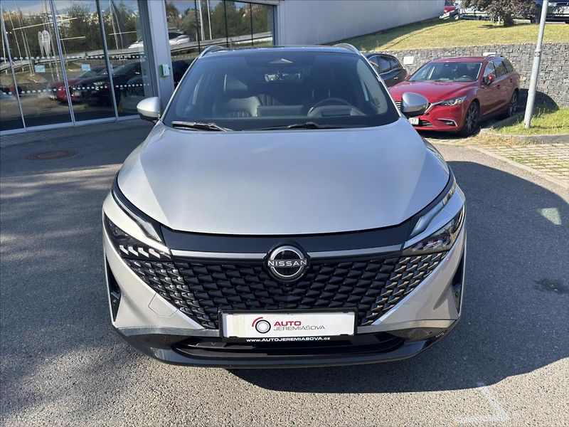 Nissan Qashqai 1,3 DIG-T AT 4x4 Tekna PANORAM - fotka 8 z 46