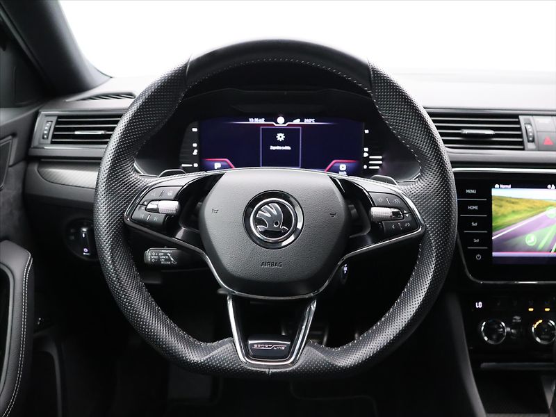 Škoda Superb 2.0 TDI 147kW DSG CZ Sportline - fotka 17 z 32