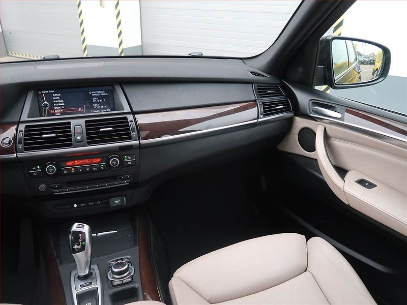 BMW X5 (2013) xDrive40d, 4X4, Automat, Kůže - fotka 8 z 31