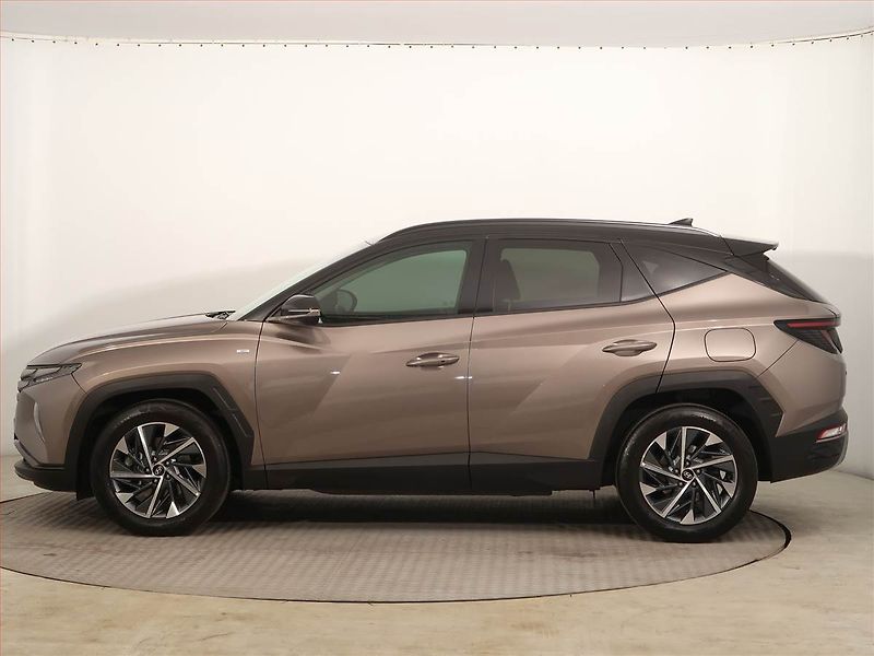 Hyundai Tucson (2022) 1.6 T-GDI 48V MHEV - fotka 3 z 15