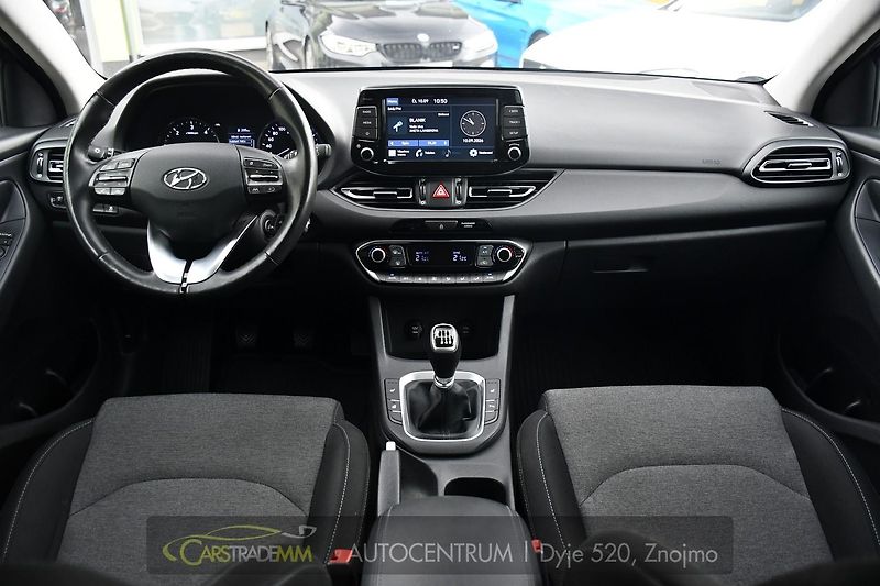 Hyundai i30 1.6CRDi SMART KAMERA CARPLAY - fotka 21 z 50