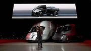 Oficiální ilustrace Tesly pick-up zveřejněná během představení tahače Tesla Semi.