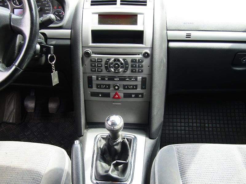 Peugeot 407 (2005) 1.8 16V 85kW BEZ KOROZE - fotka 17 z 31