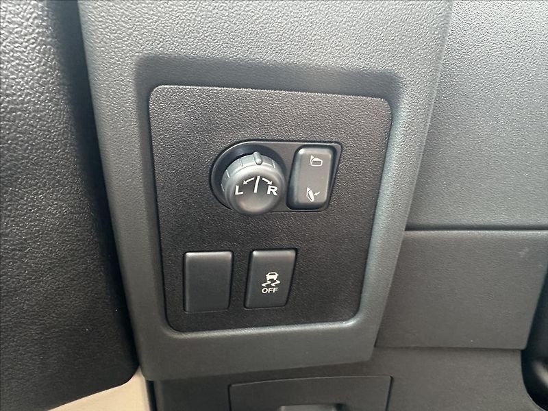 Nissan Qashqai 2,0 4x4 AUTOMAT TEKNA - fotka 21 z 37