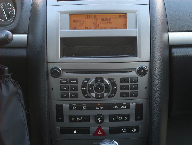 Peugeot 407 (2006) 2.0 16V, Automat, nová STK - fotka 12 z 18