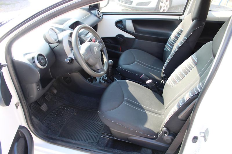 Citroën C1 (2012) 1,0i EL.OKNA ESP SERVO CENTRÁL - fotka 9 z 15