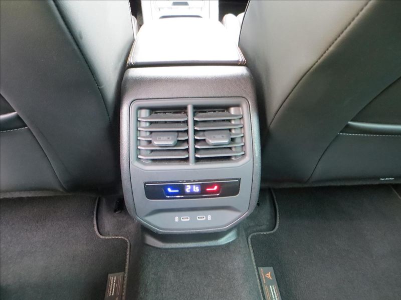 Cupra Formentor 1,5 TSI 110Kw DSG ACC LED ČR - fotka 21 z 22