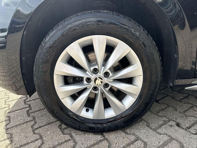 Škoda Kamiq (2022) 1.5 TSI Style - fotka 25 z 29