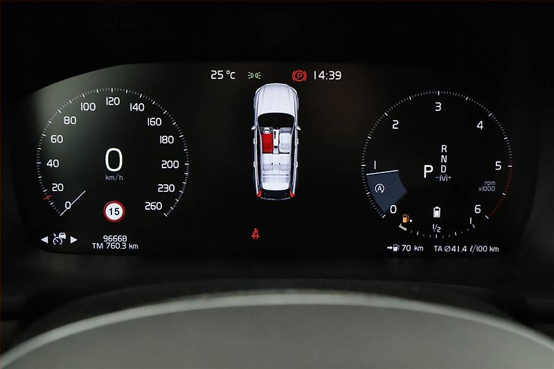 Volvo V90 (2020) Cross Country - fotka 8 z 20