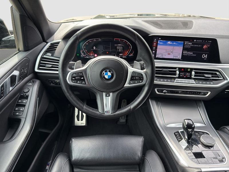 BMW X5 xDrive30d - fotka 10 z 20
