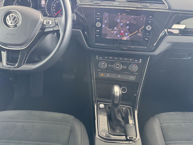 Volkswagen Touran (2020) 1,5TSi DSG 7.MÍST NAVIGACE ACC - fotka 12 z 31