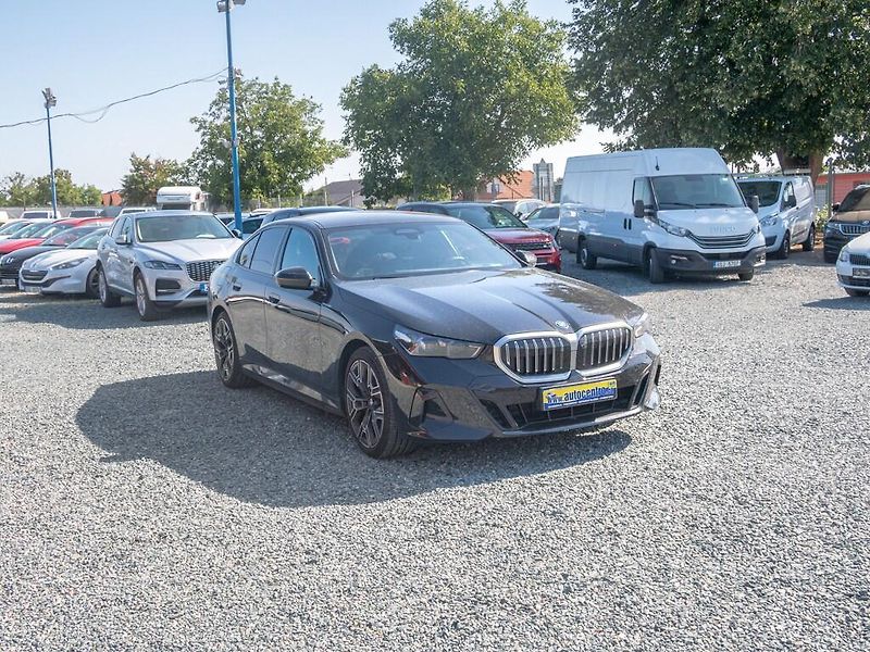 BMW Řada 5 (2025) ČR 550e xDrive - fotka 3 z 41