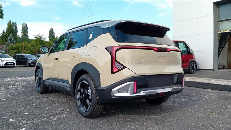 Kia Seltos 1,6 T-GDi 4x2 EXCLUSIVE (2027) - fotka 5 z 7